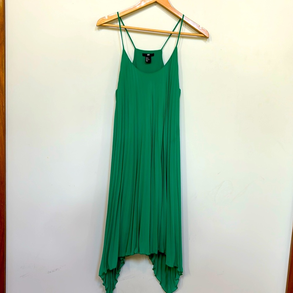 70’s style pleated Green Party dress from H&M size 10